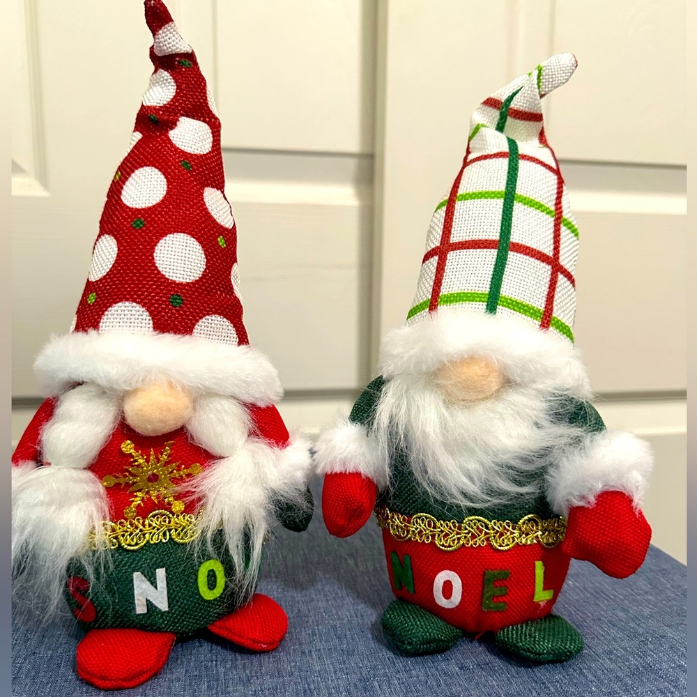 Festive Gnome Holiday Decor Set - Red and Green